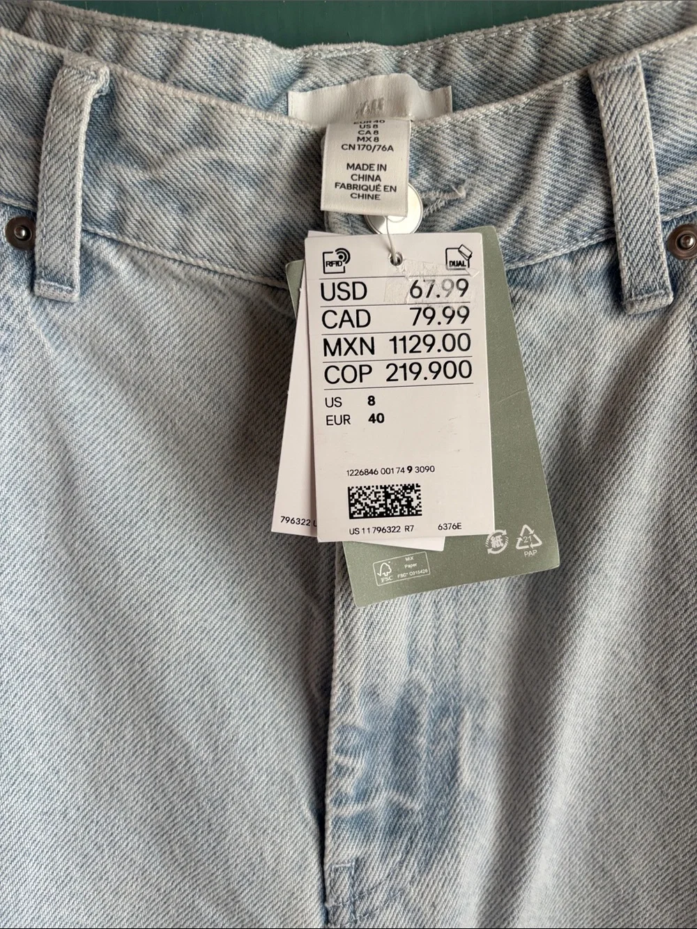 H&M Light Wash Boyfriend Jeans - Picture 3 of 4